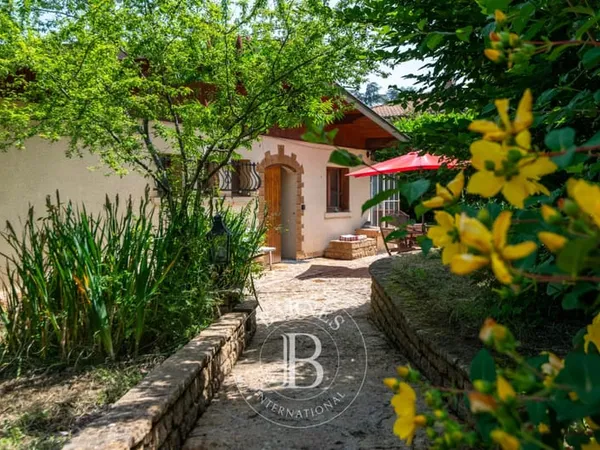 Saint-Romain-au-Mont-d'Or - Maison sans vis-à-vis d'environ 142 m² - Terrain avec vue de 1392 m² - 4
