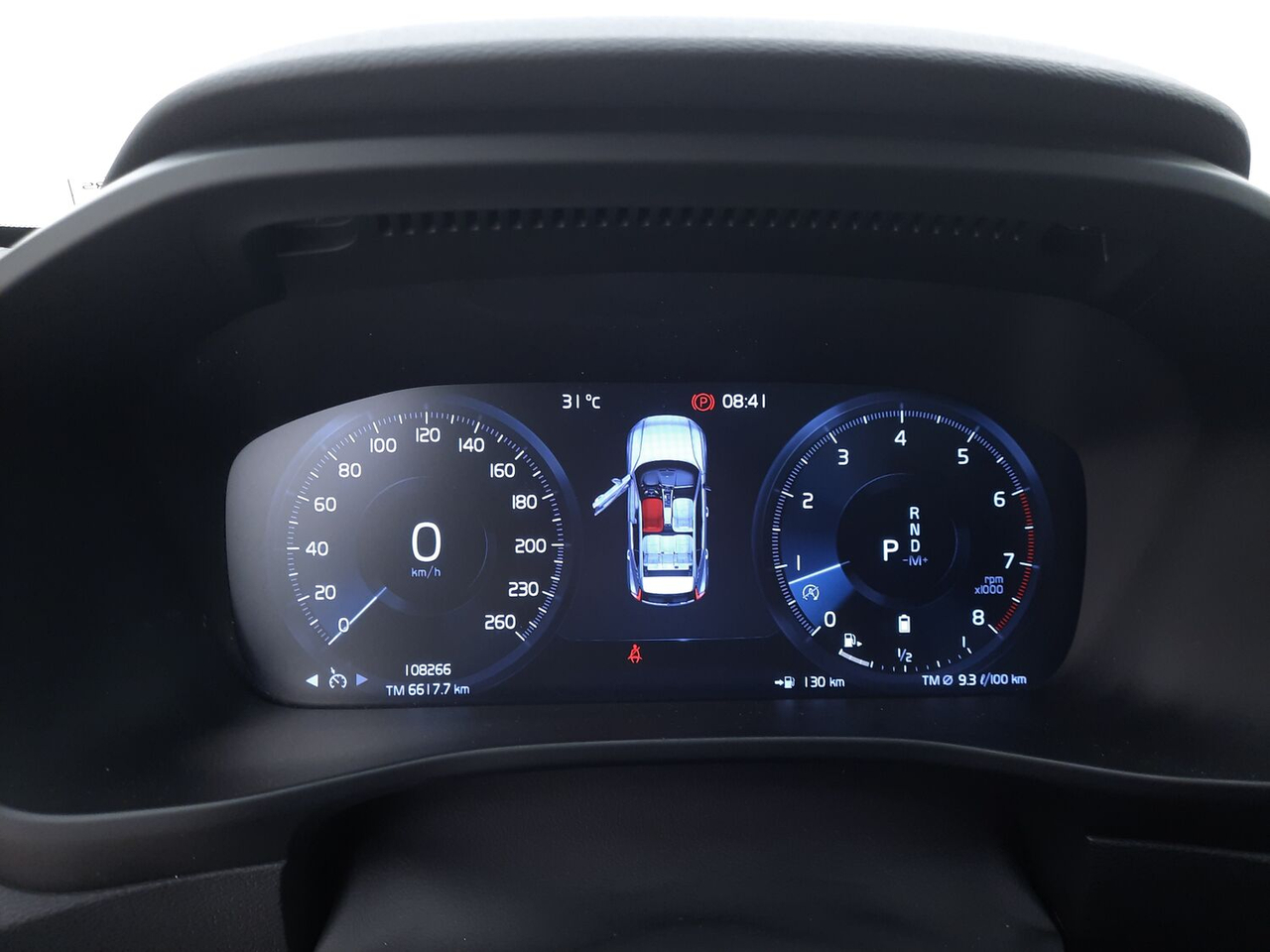 Volvo XC40 — photo 13