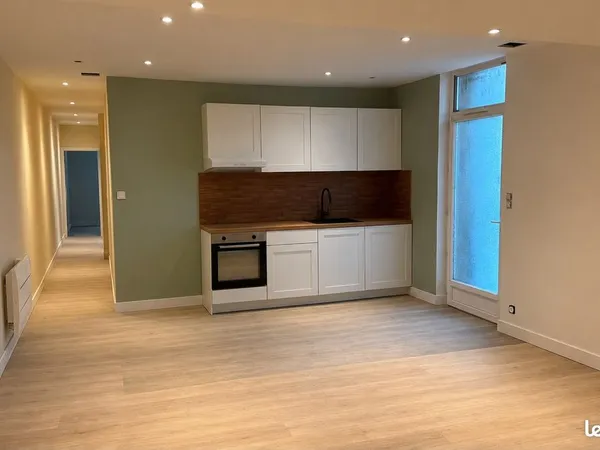 Appartement T3 de 87 m² entièrement rénové - Centre-ville de Montluçon