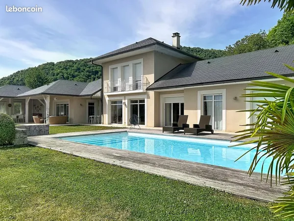 Villa 7 pièces 179 m²