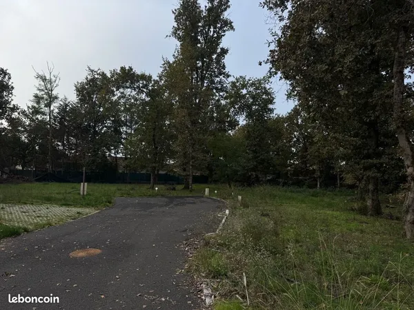 Terrain à bâtir de 665 m² à MARGAUX (33)