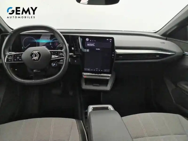 Renault Megane e-tech ev60 220 ch optimum charge — photo 8