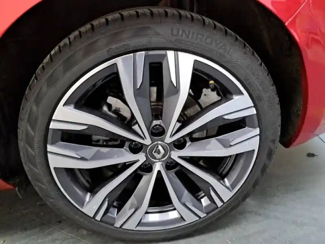 Renault Megane iv estate e-tech plug-in hybrid 160 — photo 18