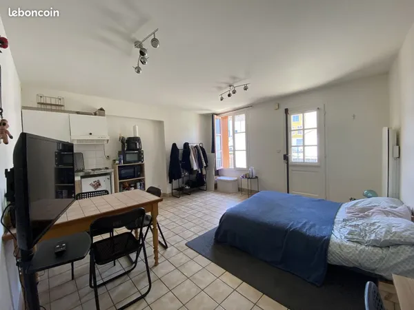 Studio 1 pièce 27 m²