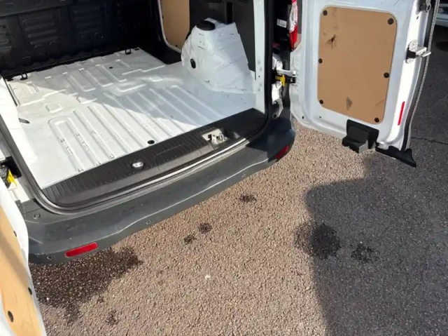 Ford Transit Courier fourgonnette 1.5 tdci 100ch stop&amp;start trend — photo 28