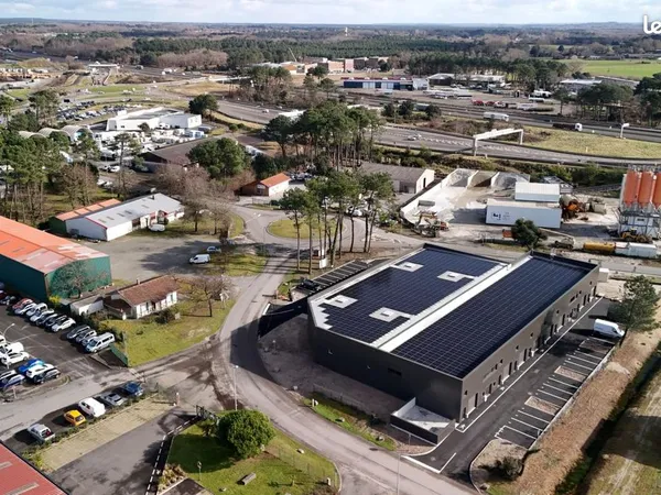 Local commercial 790 m²