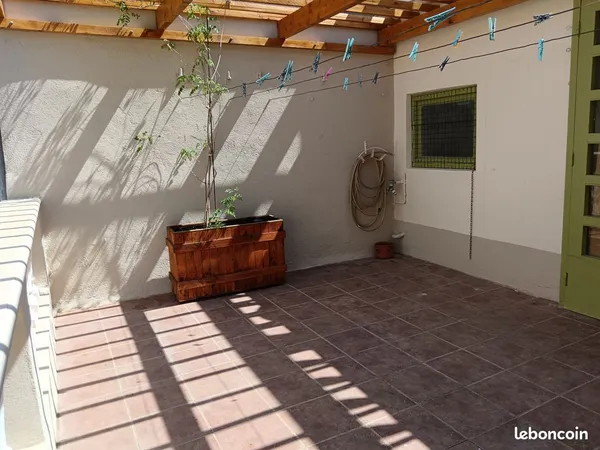 Loue appartement avec terrasse
