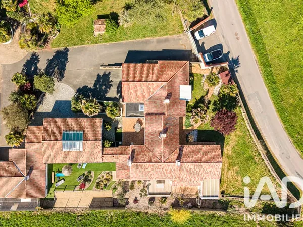 Maison 8 pièces 268 m²