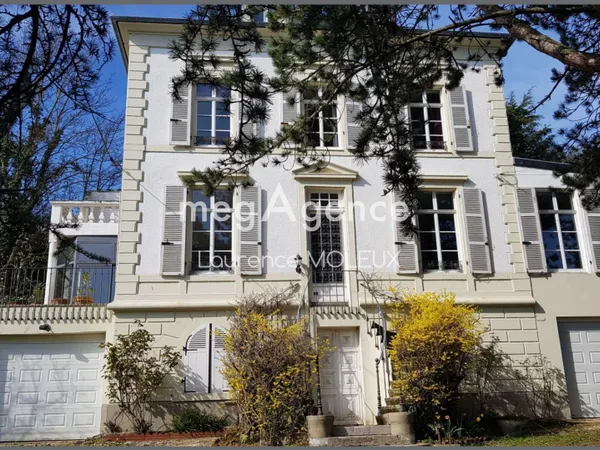 Proprièté 250m2 - 10 pièces