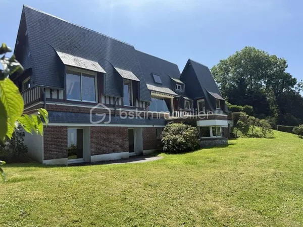 À VENDRE - Propriété avec Vue Mer à Villerville