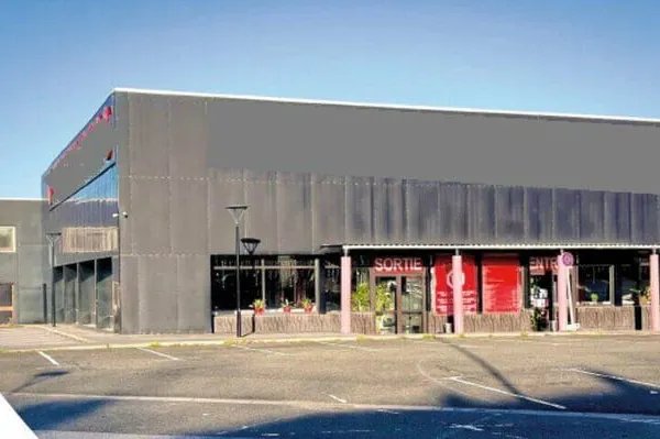Local commercial 650 m²