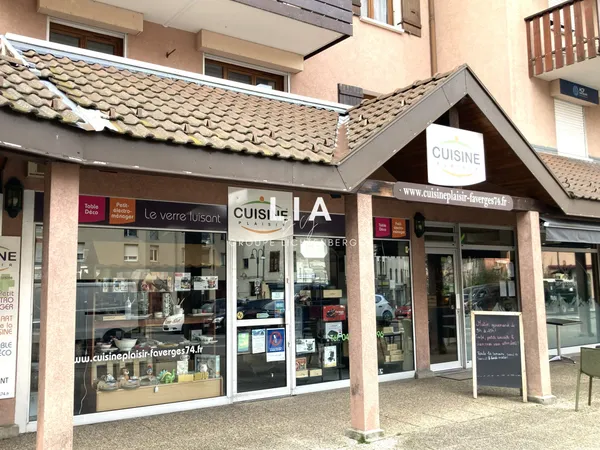 FAVERGES-SEYTHENEX - Mur commercial à vendre