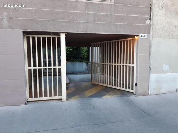 Place de parking plateforme