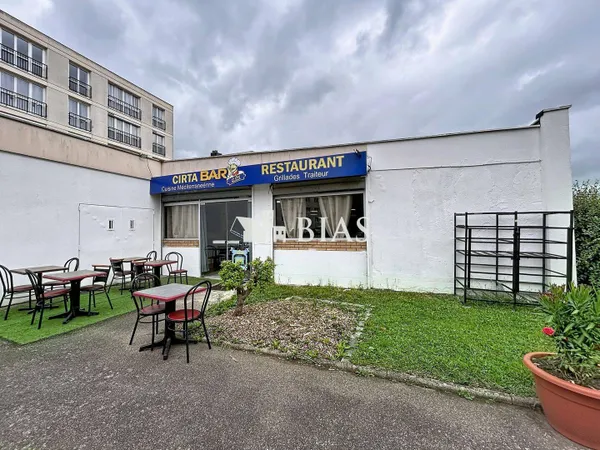 Local commercial 139 m²