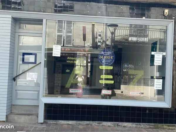 Saumur hypercentre local commercial 70 m2