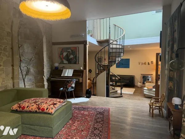 Appartement 7 pièces 212 m²