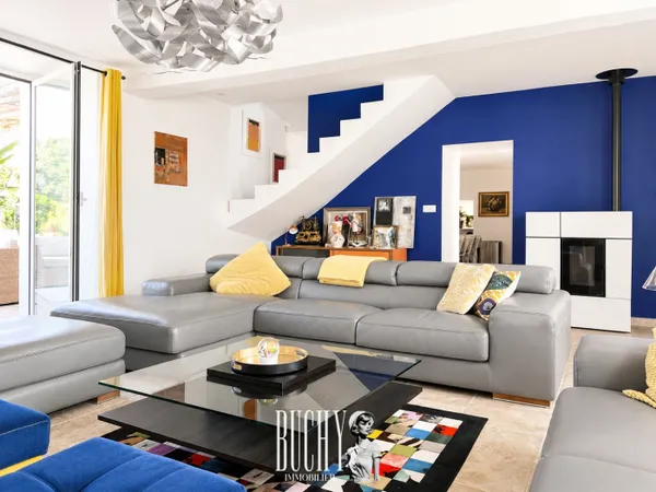 253 m² de charme et de prestations haut de gamme dans le centre