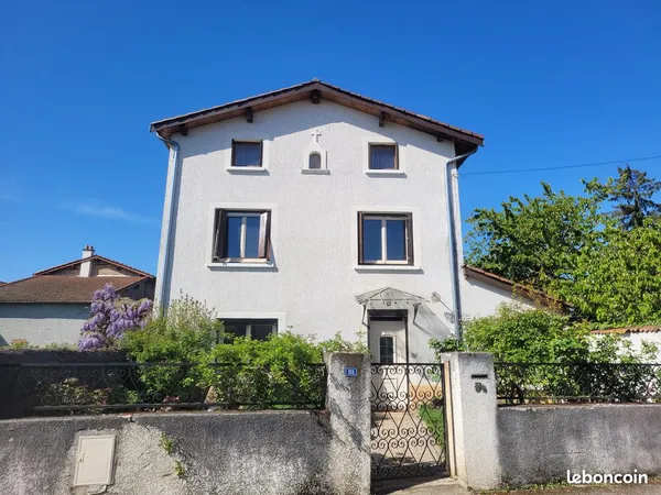 Maison 10 pièces 220 m²
