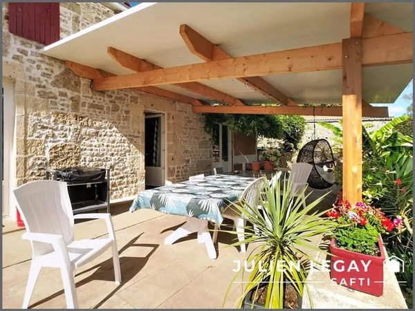 Maison 7 pièces 219 m²