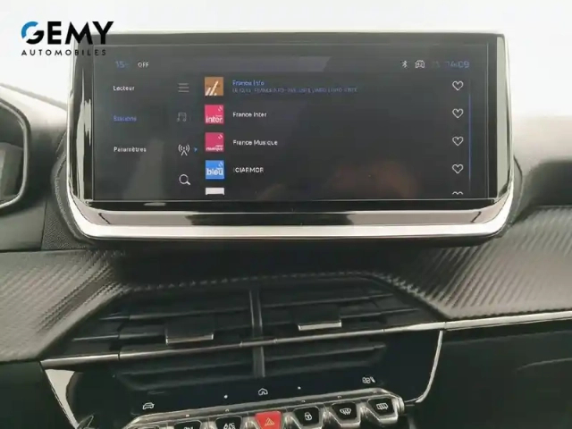 Peugeot 2008 hybrid 145 e-dcs6 — photo 36