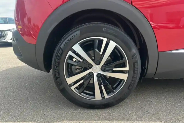 Peugeot 3008 hybrid4 300 e-eat8 — photo 15