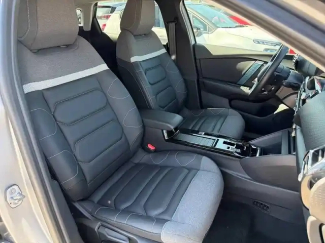 Citroën C4 e- 136 ch automatique — photo 21