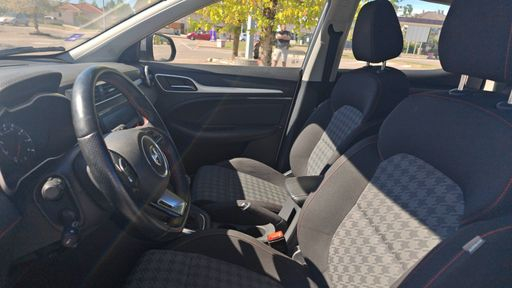 MG ZS 1.5 VTI-Tech 106 - Comfort – 2022 – 78420 km – Essence – Boîte Manuelle — photo 15