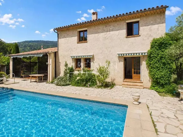 Villa 6 pièces 203 m²