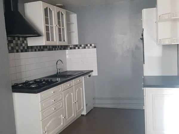À louer - Appartement rénové de 106 m² - Centre-ville de Riom