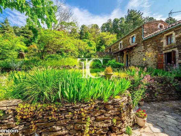 Maison 8 pièces 205 m²