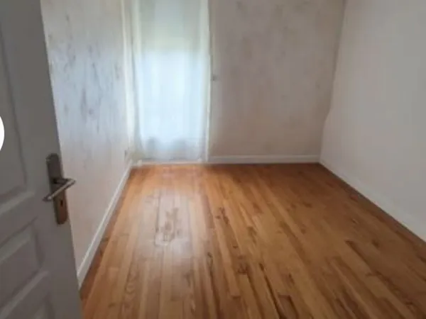 Maison belle maison rénovée de 93 .66plus 36 m de terrasse