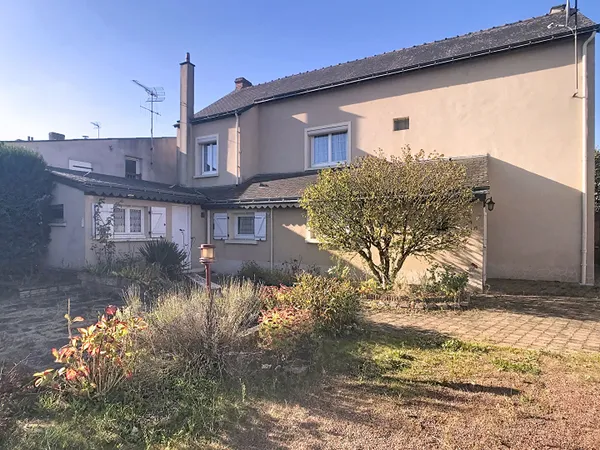 Vivy, 10 minutes de Saumur - Maison de 155m² avec vie de plain-pied et jardin