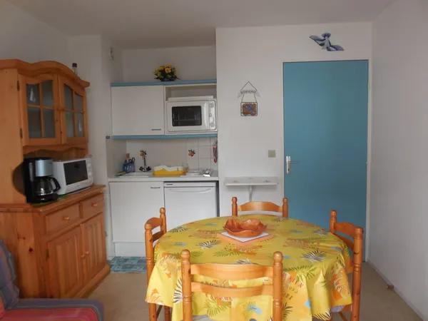 APPARTEMENT T2 QUARTIER GRANDE PLAGE.