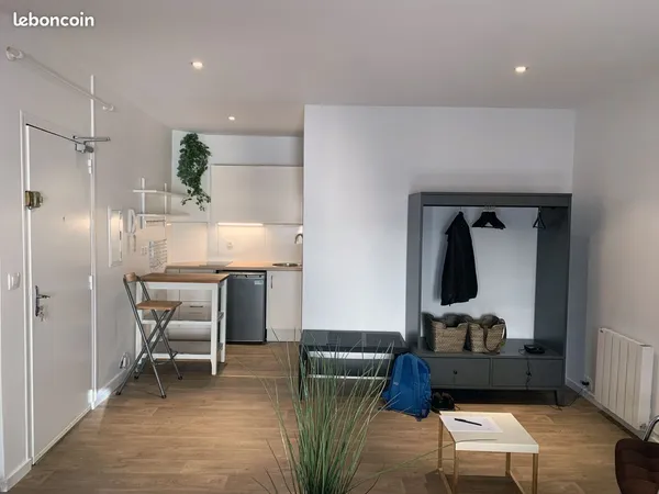 BORDEAUX SAINT-PIERRE - STUDIO MEUBLÉ 32 m² - CALME & LUMINEUX
