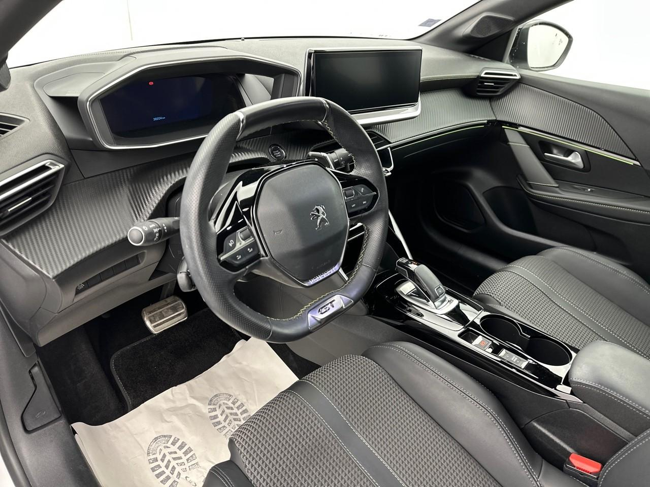 Peugeot 208 puretech 100 s&s eat8 gt — photo 8
