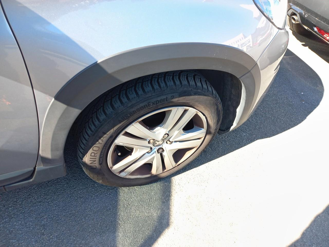 Peugeot 2008 puretech 110ch s&s bvm6 signature — photo 5