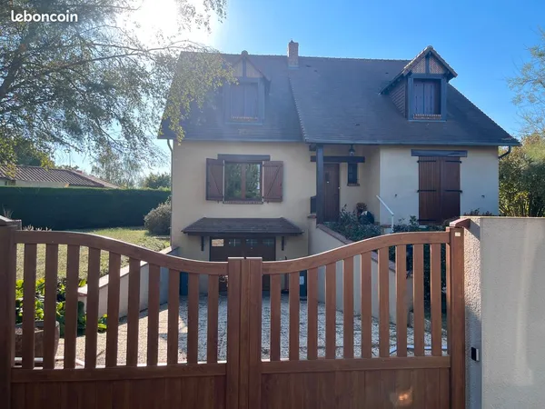 Maison de caractère à Saint-Georges-les-Baillargeaux (86)