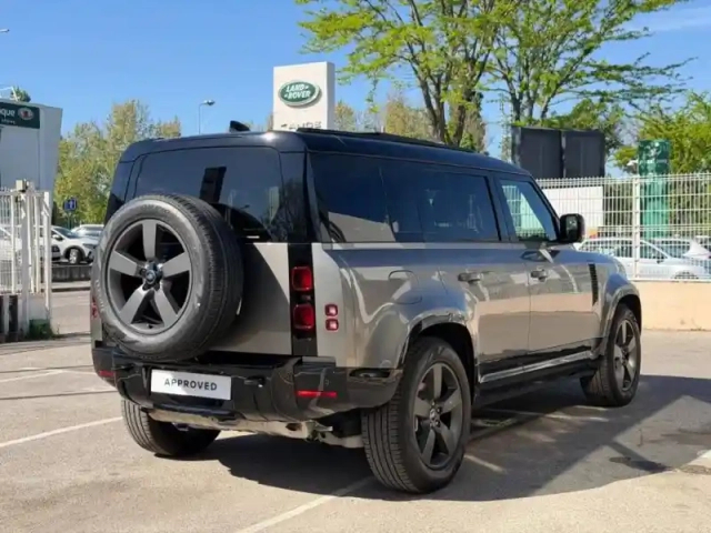 Land Rover Defender 110 2.0 p300e x-dynamic se — photo 5