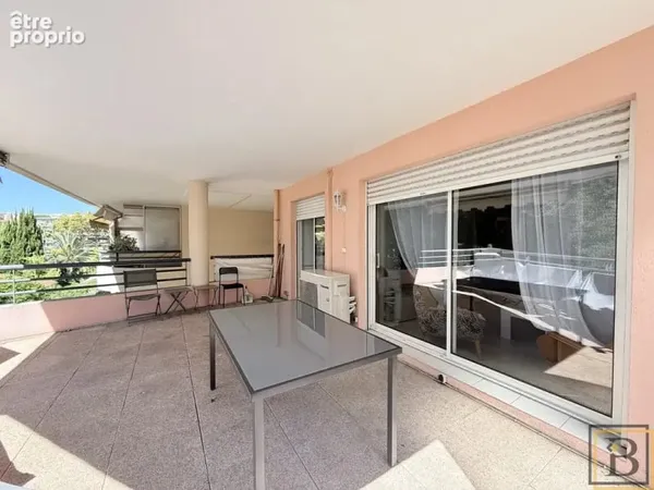 au coeur du Cannet résidentiel - 3 p 75 m2 avec terrasse de 27 m2 et garage