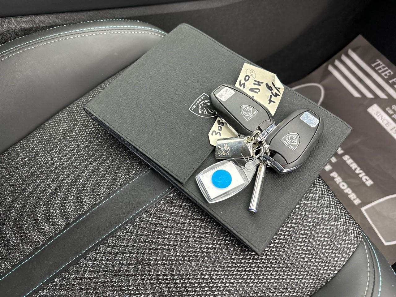 Peugeot 308 puretech 130ch s&s eat8 active pack — photo 31