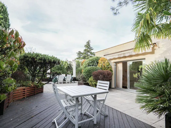 Duplex 6 pièces 247 m²
