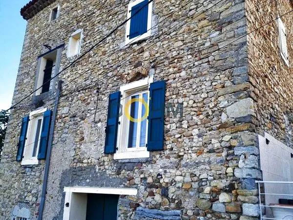 Maison en pierre, 5 pièces