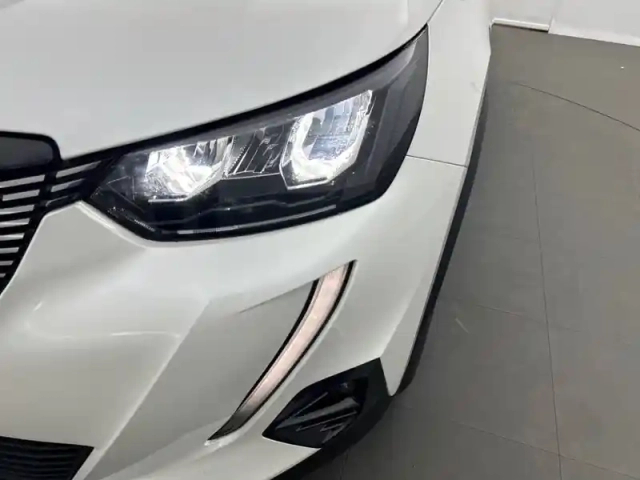 Peugeot 2008 puretech 130 s&amp;s eat8 — photo 16