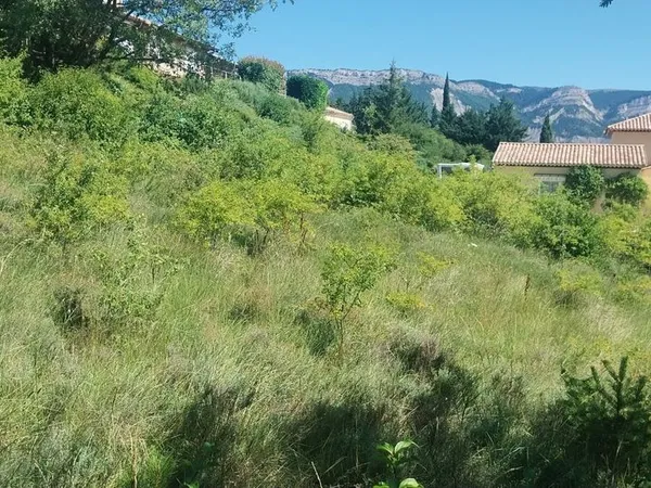 Terrain à bâtir de 1250 m² à LAZER (05)