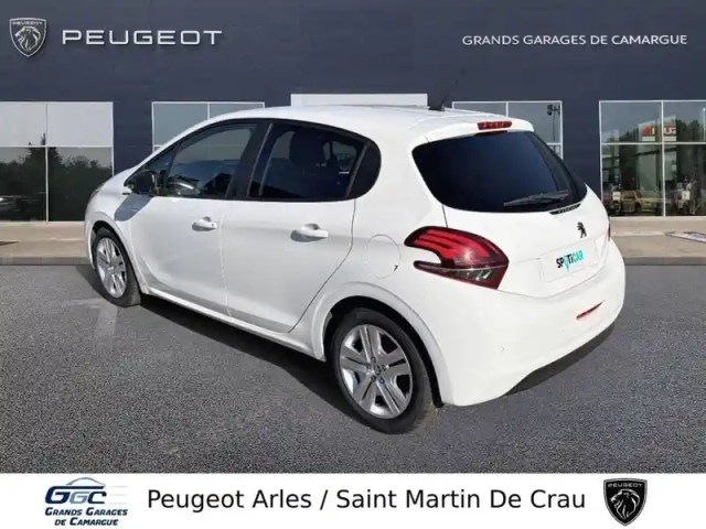 Peugeot 208 puretech 82ch s&amp;s bvm5 — photo 7