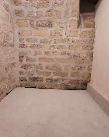Box cave saine rénovée Paris 18ème