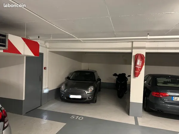 Location Large Place de parking - Paris 18° Rue Damrémont