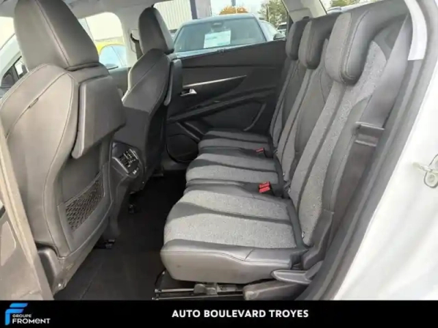 Peugeot 5008 1.2 puretech 130ch s&amp;s allure eat8 — photo 11
