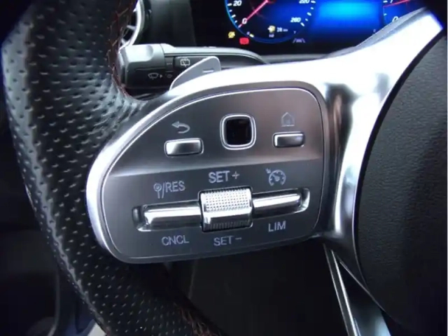 Mercedes Classe A 200 amg line — photo 16