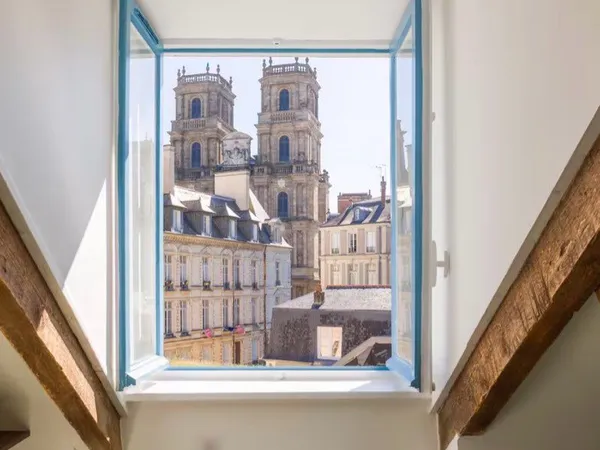 Studio rénové - Hyper centre Rennes - 130 000